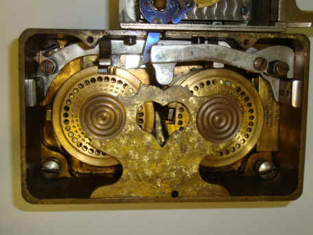 Consol 1mvt w dual Hall lock (1).JPG (2304177 bytes)