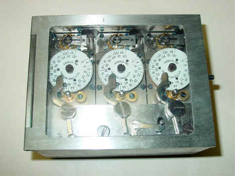 Diebold 3mvt lg-silver.jpg (494086 bytes)